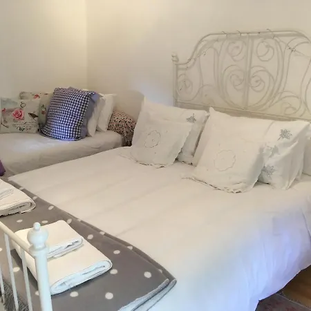Bed & Breakfast At No3 Puilaurens
