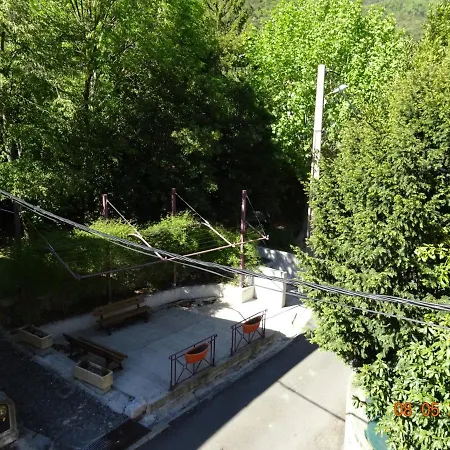 Bed & Breakfast At No3 Puilaurens